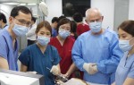 건국대학교 부속 동물병원이 반려동물 진료와 치료에 사용되는 첨단 기술인 내시경 수술의 확대를 위해 4~5일 이틀간 교내 수의과대학에서 국내 임상수의사를 대상으로 제1회 내시경 수술