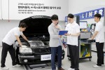 현대자동차가 노후 차량의 내∙외장을 복원하고 정비해주는 H-리스토어 캠페인의 참가자를 모집한다