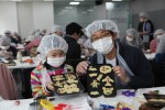 사랑의 쿠키 만들기 나눔에 참여한 참가자들