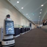 제6차 OECD 세계포럼에 참석해 현장 경비를 수행중인 철도경찰로봇 네오