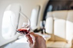 비스타젯은 비스타젯 와인 프로그램 개발 과정에 세계 최고의 와인 전문가를 여러 차례 비행에 초대해 전 세계의 여러 와인을 시음하고 맛을 비교했다