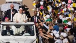프란치스코 교황이 아랍에미리트서 18만명의 신도가 운집한 가운데 역사적 미사를 집전했다
