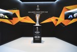2019 제네바 모터쇼 기아차 부스에 전시된 UEFA 유로파리그 트로피