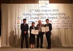 건국대 정승혜·박기민 학생이 ANQ 국제학회 최우수 논문상을 수상하고 기념촬영을 하고 있다