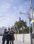 SK텔레콤 연구원들이 5G SA 통신 테스트를 진행하고 있다