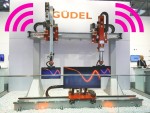 igus 에너지 체인 및 스마트 플라스틱 센서가 장착된 Güdel 자동화 로봇은 상태 모니터링 시스템을 사용해 구성 요소들의 구동 상태를 확인할 수 있다
