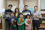 협동조합 우리들의 낙원은 사회복지법인 함께걷는아이들과 함께하는 악기 나눔 캠페인 올키즈기프트를 통해 아이들에게 악기를 전달했다
