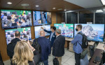 SK텔레콤, KBS, 캐스트닷에라 관계자들이 MEC 기반의 가상화 플랫폼을 통해 지상파 방송 송출을 시연하고 있다