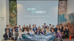 신한금융그룹이 싱가포르 사이언스 파크에서 글로벌 스타트업 이노베이션 로드쇼인 ‘MUST. CONNECT SINGAPORE’를 개최했다. 이날 행사 참석자들이 기념 촬영을 하고 있다