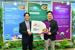 SK C&C가 제3회 Slack 스포트라이트 어워즈에서 ‘생산성 혁신 어워드’를 수상했다. 이날 수여식에 참석한 김고중 Slack 본부장(왼쪽)과 홍장헌 SK C&C