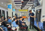 DN솔루션즈는 한국폴리텍대학 인천캠퍼스 2학년 재학생을 대상으로 복잡하고 다양한 형상과 정밀한 부품을 가공하는 실습 교육을 진행했다
