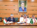 SFD CEO, H.E. Sultan Al-Marshad, signing a new development loan agreement with the Minister of Finan