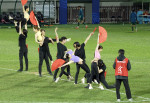 서울발레시어터 단원들이 발레 응원 퍼포먼스를 펼치고 있다