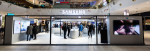 19일 영국 런던 웨스트필드 쇼핑몰에 마련된 ‘갤럭시 S24 시리즈’ 체험 공간에서 현지 소비자들이 제품을 체험하고 있다