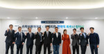 슈퍼브에이아이 김현수 대표(왼쪽에서 다섯번째)와 리벨리온 박성현 대표(왼쪽에서 여섯번째)를 비롯한 양사 관계자들이 파트너십 체결 후 기념사진을 촬영하고 있다
