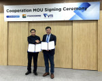 Tran Xuan Khoi VTI 회장(오른쪽)과 강일형 영신디엔씨 대표가 스마트 건설기술 개발을 위한 업무협약 체결 후 기념사진을 촬영하고 있다