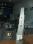에스지엘이 수상한 제60회 무역의 날 기념 메달과 200만 불 수출의 탑