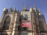 밀라노 두오모 성당 옥외광고 전광판을 장식한 삼성 디자인 전시 ‘공존의 미래’