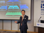 안랩 김학선 전무가 ‘ISF 스퀘어 2025 for Enterprise’에서 인사말을 하고 있다