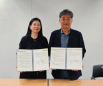 한국중앙자원봉사센터와 한국자원봉사학회가 자원봉사 연구 활성화를 위한 MOU를 체결했다. 왼쪽부터 한국자원봉사학회 최유미 회장, 한국중앙자원봉사센터 김의욱 센터장(사진=한국중앙자원봉