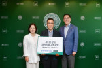 왼쪽부터 한국과학기자협회 이은정 회장, 조선비즈 박근태 기자, 건국대학교 원종필 총장