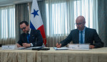 H.E. Dr. Al Zarooni Signing the MoU with the Minister of Commerce and Industries in Panama (Photo: A