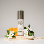 화이트선데이 ‘노세범 퍼퓸 헤어미스트(골드 네롤리)’는 안개 분사 방식으로 파우더 뭉침 없이 두피 유수분 밸런스를 유지하며, 전문 조향사의 골드 네롤리 향으로 헤어 퍼퓸까지 구현한