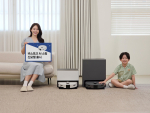 삼성전자 모델이 프리미엄 핵심 기능은 유지하고 실용성을 높인 ‘비스포크 AI 스팀’ 신제품을 소개하고 있다