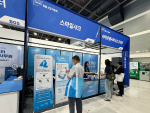 스마일샤크가 아마존웹서비스(AWS)와 함께 ‘법률 산업 박람회(LES 2026)’에 공동 부스로 참가했다(사진=스마일샤크)