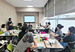 금천구립금나래도서관 특화 프로그램 중 하나인 ‘나래 북 팩토리’ 운영 모습