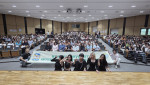 ‘2026 국제하계단기프로그램II’ OT에 참가한 학생들이 기념 촬영을 하고 있다