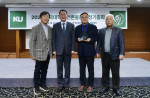 왼쪽부터 박진현 건국대 언론동문회장, 원종필 건국대 총장, 김화균 디지털타임스 편집국장, 박상희 건국대 총동문회장