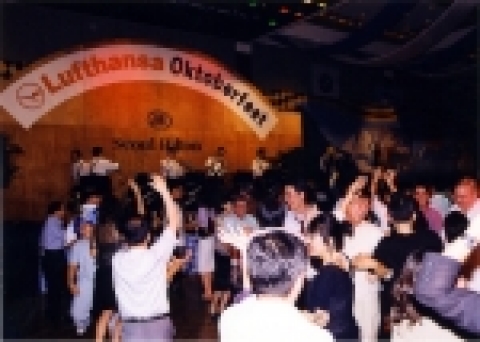2003년도 옥토버페스트 사진입니다.