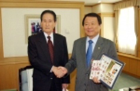 크리스마스 씰 증정 사진