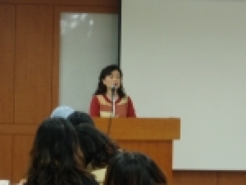 '고객만족 친절서비스 교육' 특강 강사로 초빙된 방송위원회 시청자지원실의 권은정 팀장 