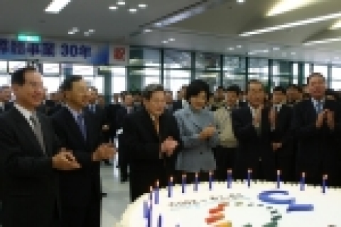 [사진추가] 이건희 회장, 삼성 반도체30년 기념행사 참석