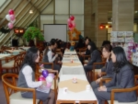 경남은행, 불우이웃돕기 일일찻집/바자회, 호프하우스 실시