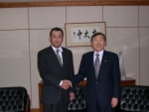 왼쪽 동국제강 장세주 회장    오른쪽 김성진 중소기업청장

