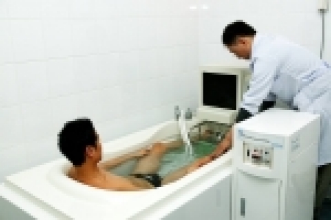 유수진동치료기를 통한 수(水)치료 요법