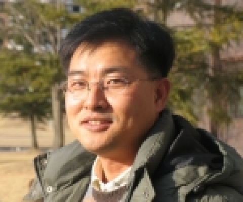 2005년 2월 22일 한국교원대학교에서 국내 첫 황새박사학위를 받는 정석환씨