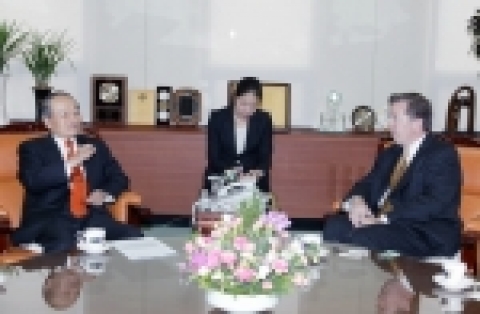 크리스토퍼 미국 메릴랜드 주 산업경제부 차관 접견 사진