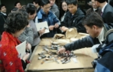 관세청은 16일 가짜상품의 국내유입과 유통을 차단하기 위해 국내외 상표권자 및 지적재산권 관련단체를 초청해 가짜상품 설명회 및 현장견학을 실시했다.
