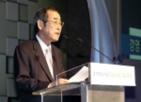 삼성전자가 협력업체와의 상생경영을 강화하며 동반 성장을 통한 글로벌 경쟁력 확보한다. 삼성전자는 18일 신라호텔에서 윤종용(尹鍾龍) 부회장을 비롯하여 350여 협력사들이 참석한 가