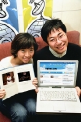전문 블로그 서비스인 이글루스에서 최근 출시한 POD 서비스를 계기로 개인 출판 서비스 시장에서 블로그와 POD 서비스의 접목에 대해 관심이 집중되고 있다.