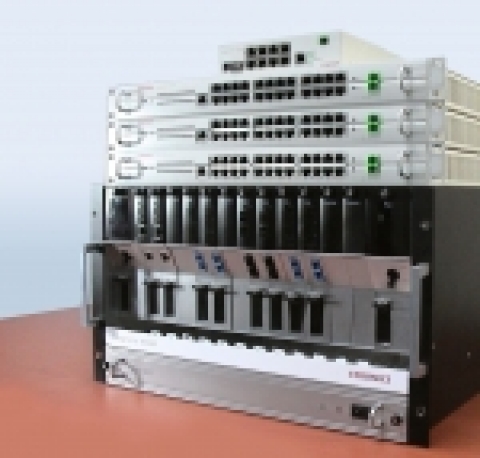 세계 최초로 CDMA 광중계기를 개발한 (주)이트로닉스 통신사업부는 기존 인터넷서비스 가운데 가장 빠른 VDSL(50Mbps)보다 20배 빠른 1기가급 초고속 통신서비스를 제공하는