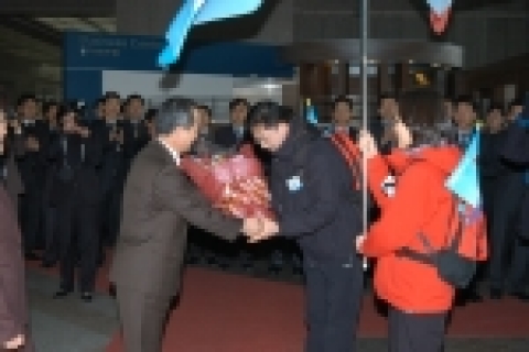 기업은행은 2005년도 신입행원 143명을 대상으로 극기 훈련을 통한 조직경쟁력을 배양하고자 무박2일간의 강도 높은 철야행군을 실시했다.