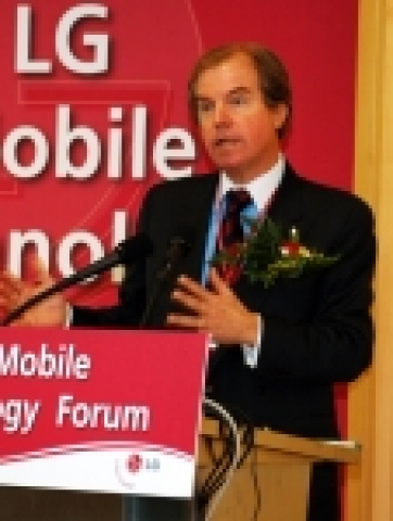 국내외 정보통신업계 저명 인사들이 대거 참석하는 『LG모바일 테크놀러지 포럼(LG Mobile Technology Forum)』을 25일 개최했다.니그로폰테(Negroponte) 