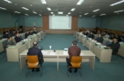 농촌진흥청은 “생물다양성협약 국제회의 결과보고회”를 정부대표단 및 국내외 관련 전문가 60여명을 초청하여 2월 24일 농촌진흥청 국제회의장에서 개최하였다.