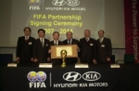 현대·기아자동차는 2006년 FIFA 독일 월드컵 공식후원사에 이어 2007년부터 2014년까지 장기간 FIFA(국제축구연맹)의 자동차부문 공식 파트너로 참여, 월드컵 행사를 포함