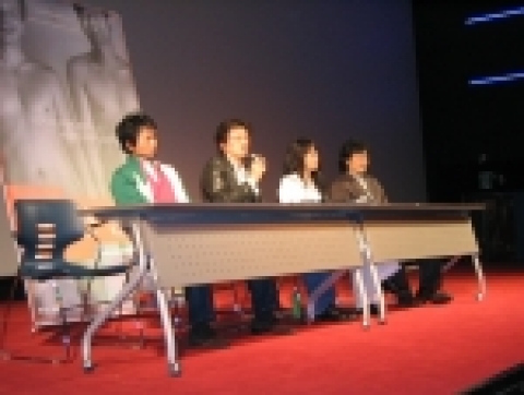 작년 동경국제영화제 최우수 아시아 영화상에 빛나는 정찬, 김유석 주연의 &#039;가능한 변화들&#039;이 하얀 눈이 내린 3월 2일 용산 CGV에서 기자시사회 및 기자간담회를 갖고 마침내 그 모습을 드러냈다.